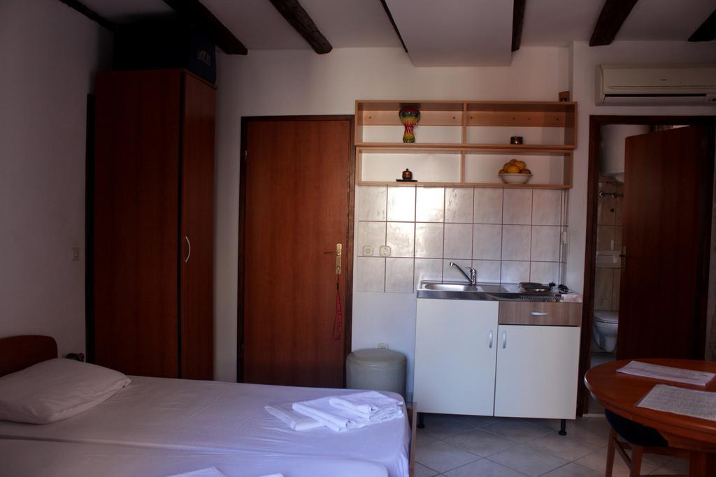 Apartment Biline Center Корчула Номер фото
